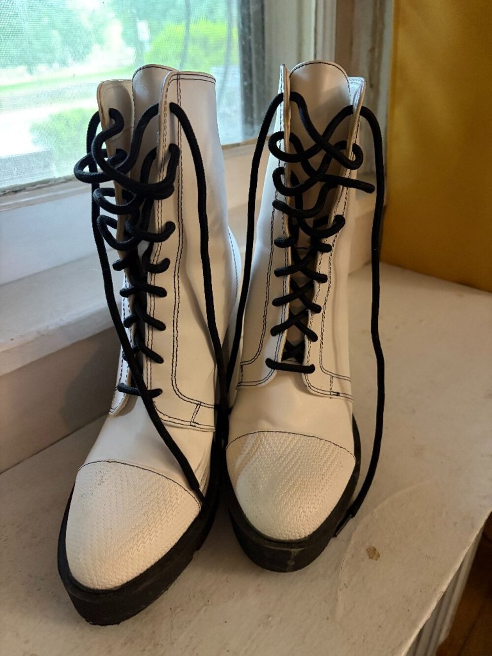 Forever 21 Women's White and Black Boots